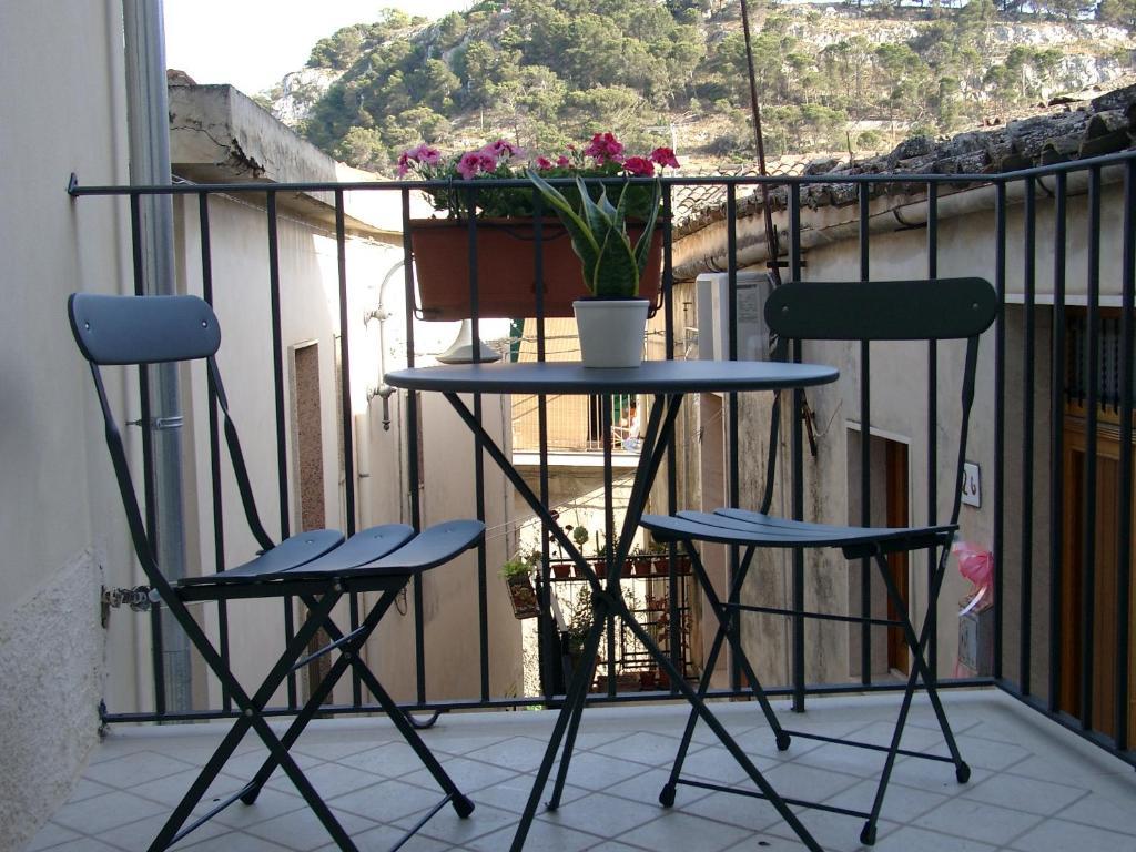 Bed and Breakfast Chicchi Di Melograno Модика Номер фото