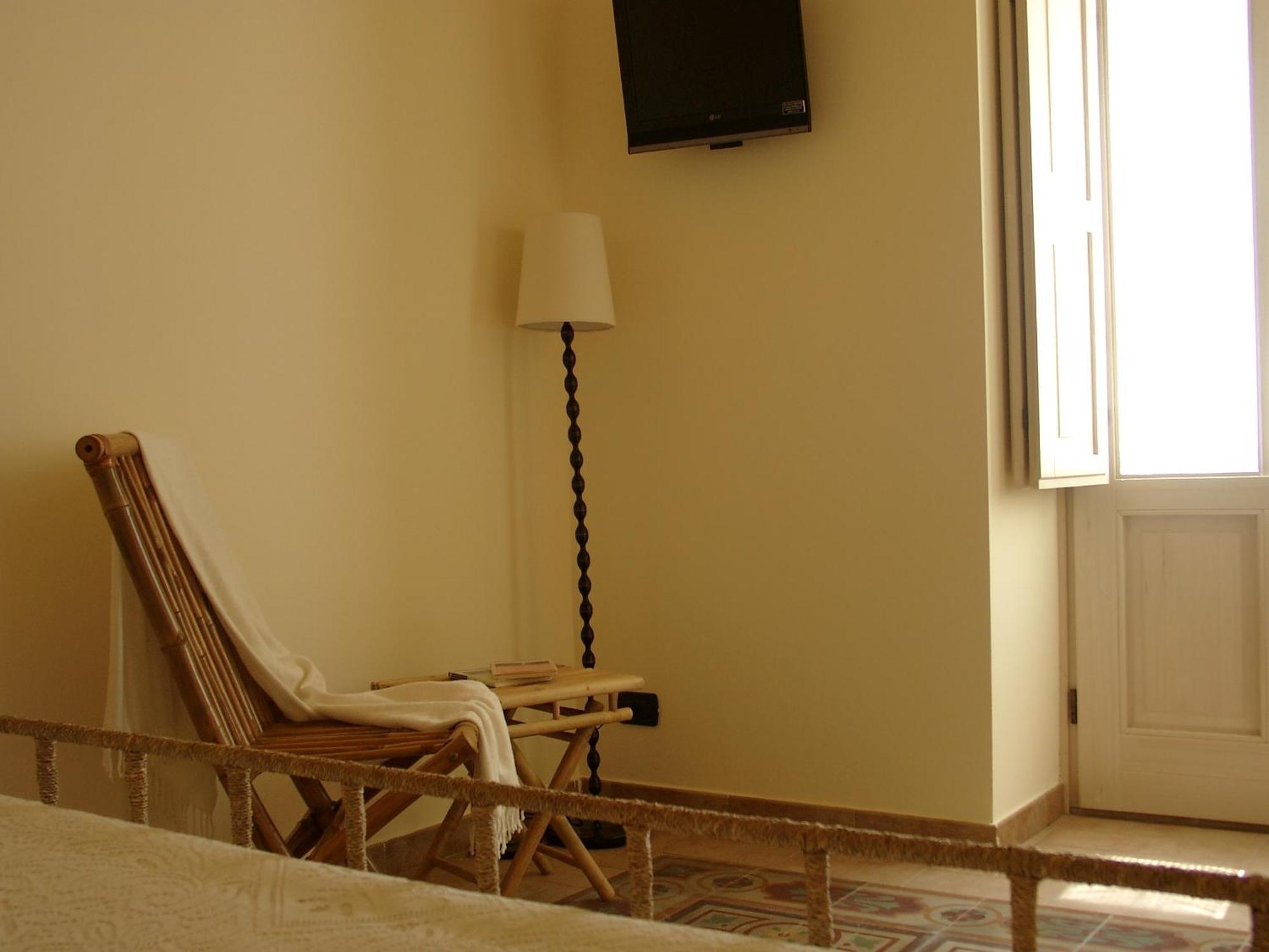 Bed and Breakfast Chicchi Di Melograno Модика Экстерьер фото